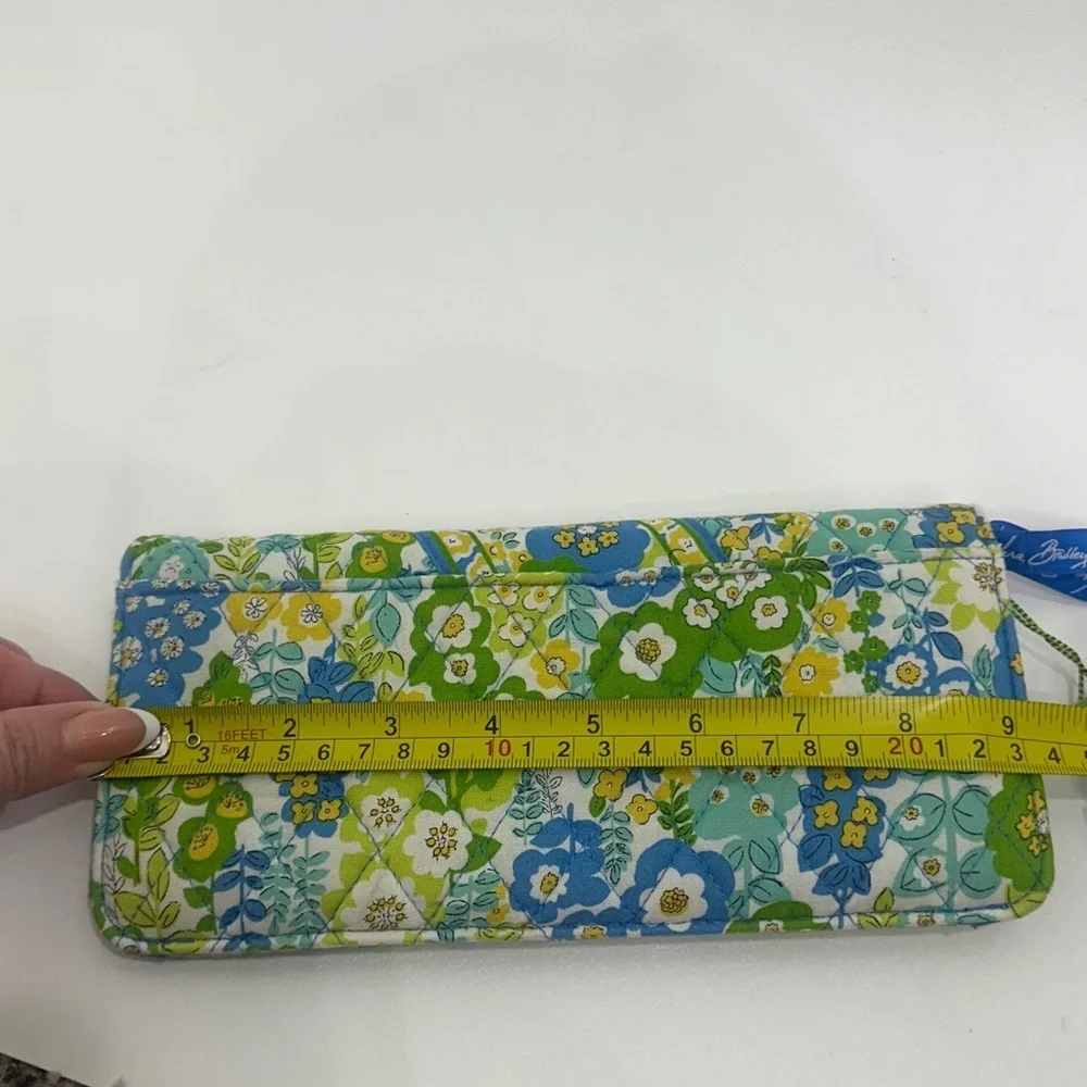 Vera Bradley English Meadow Travel Wallet.NWT - Picture 4 of 8